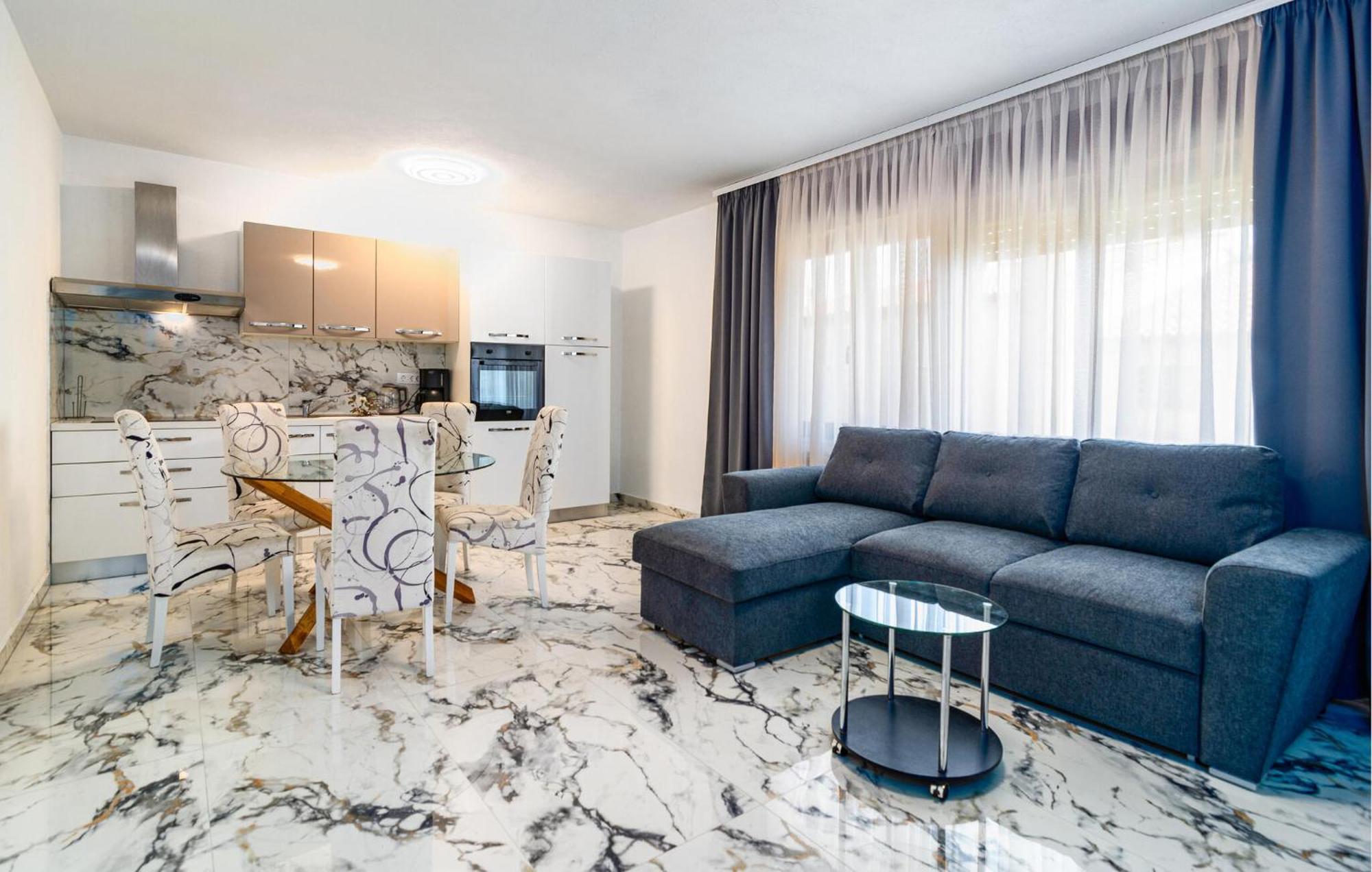 Amazing Apartment In Podstrana With Wifi Exterior photo