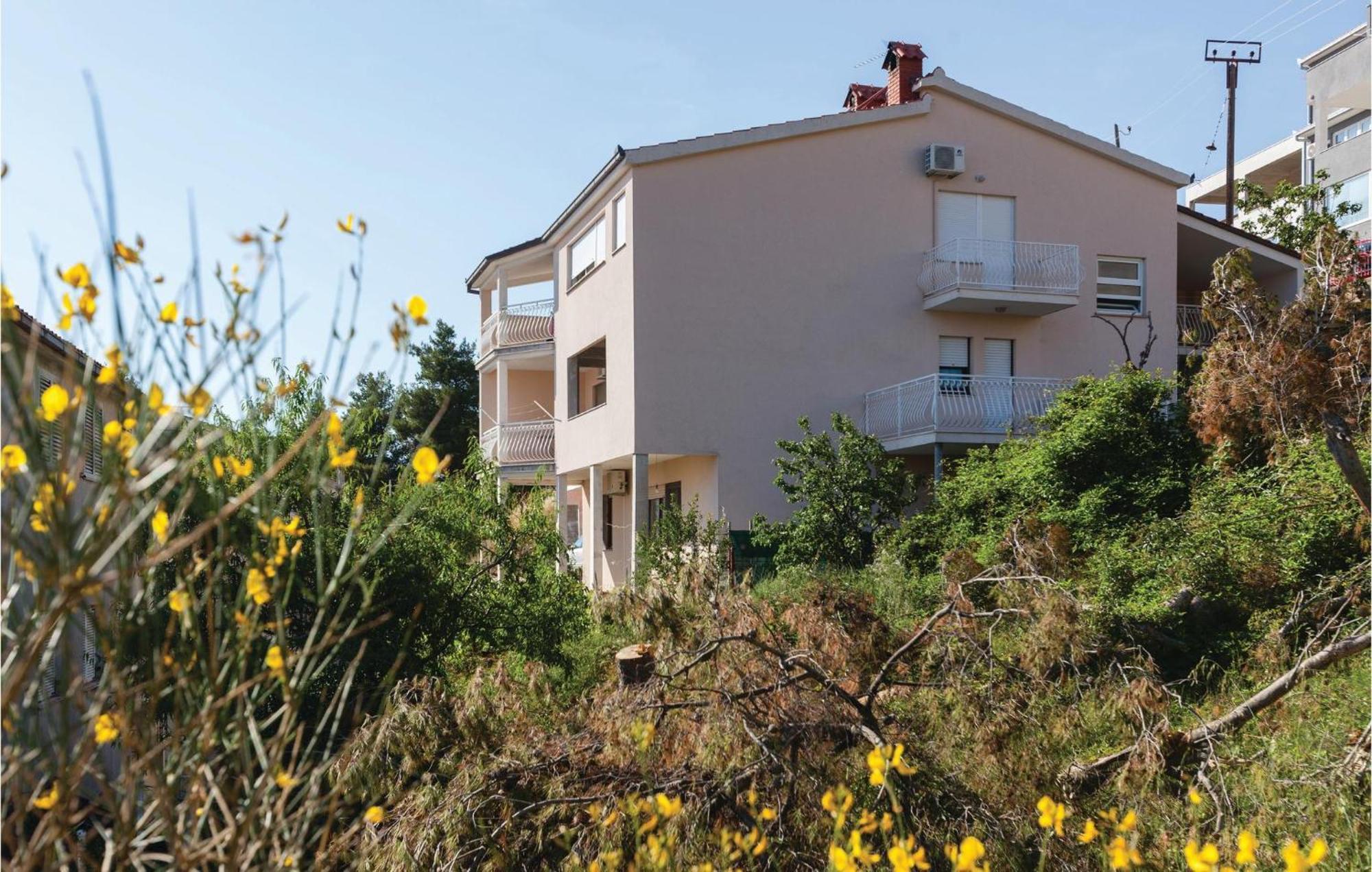 Amazing Apartment In Podstrana With Wifi Exterior photo